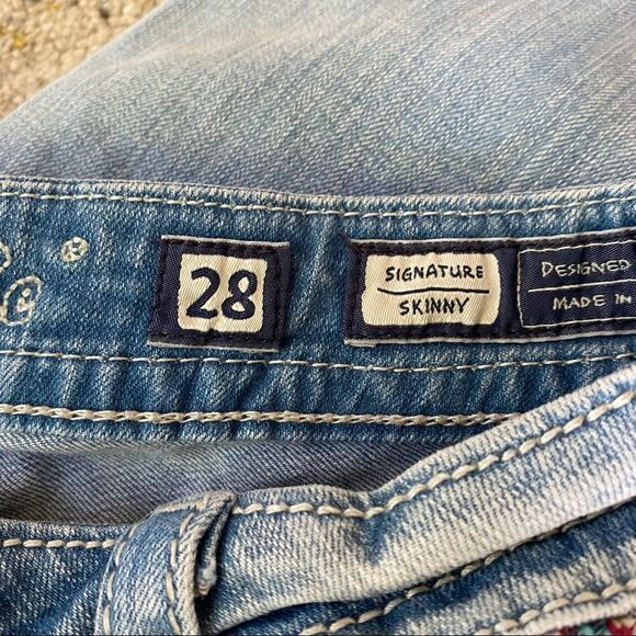 Miss Me Signature Distressed Skinny Jeans - Picture 9 of 14